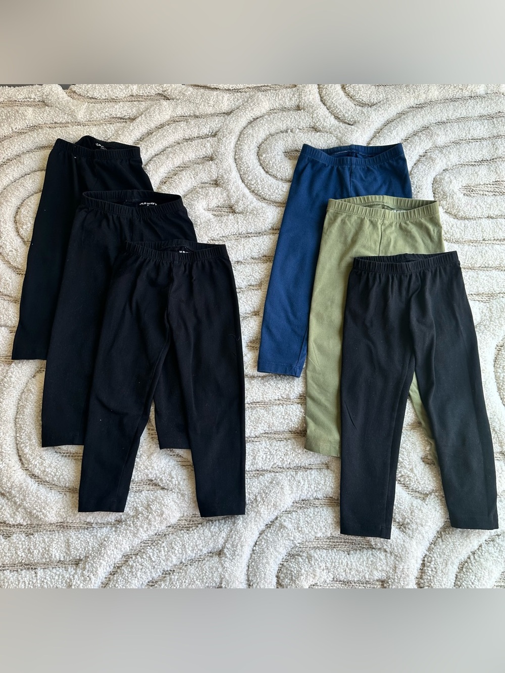 Girls 6 Pairs of Old Navy Full Length Leggings | Size 3T